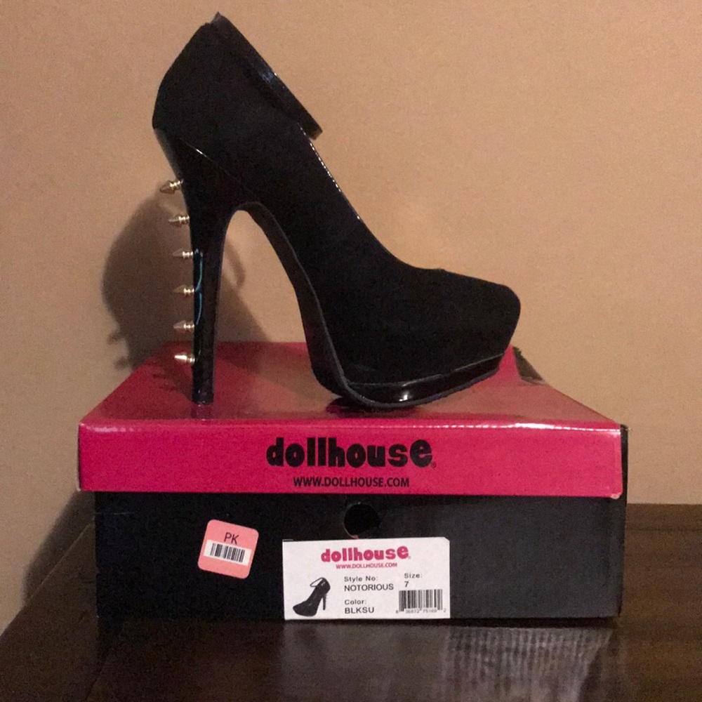 Worn once . Retail price $50 in original box